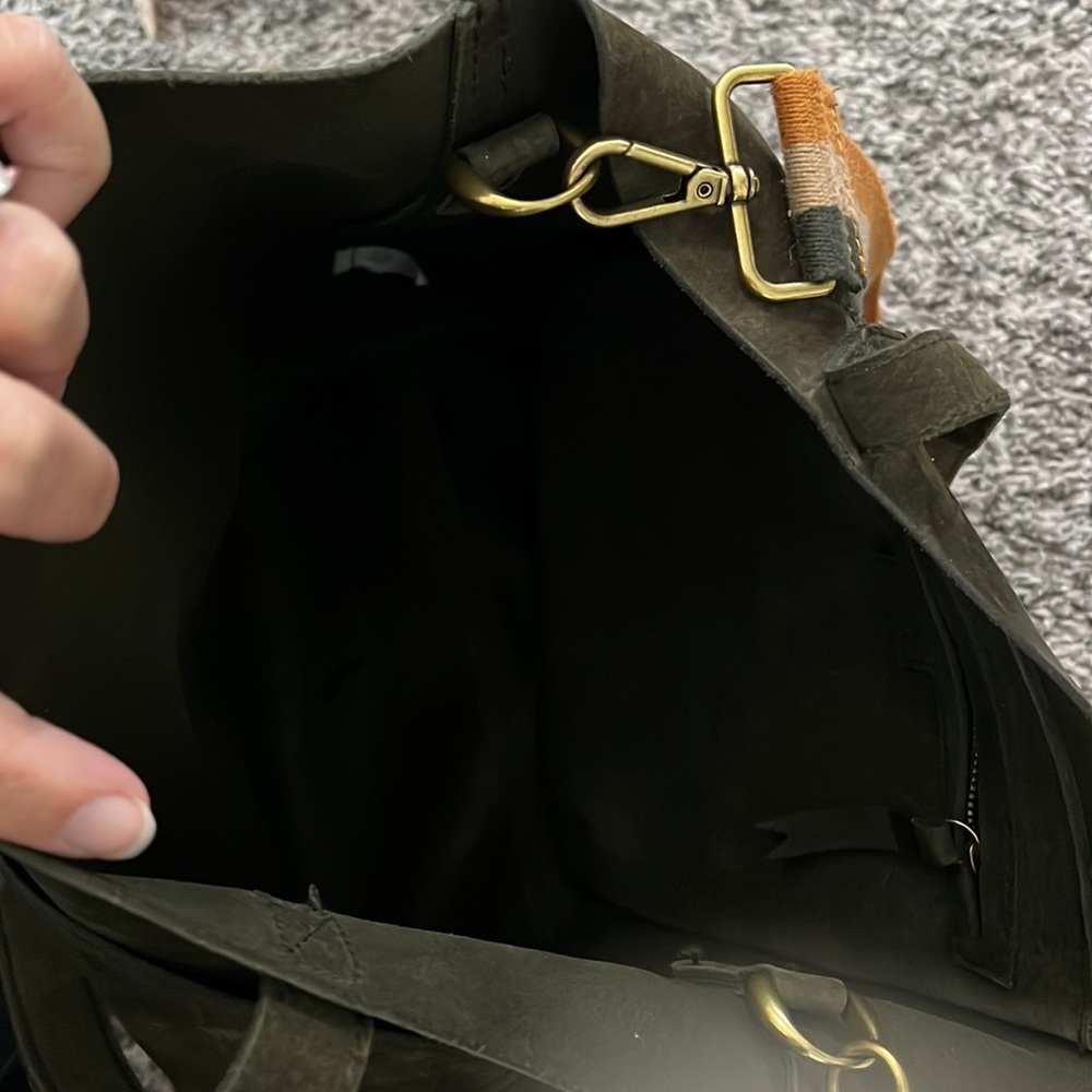 Madewell purse with strap - Picture 4 of 5